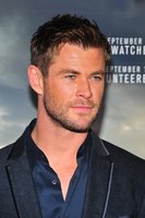 Chris Hemsworth Longsleeve T-shirt #2972865