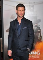 Chris Hemsworth Longsleeve T-shirt #2972867