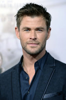 Chris Hemsworth Longsleeve T-shirt #2972870