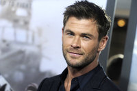 Chris Hemsworth Longsleeve T-shirt #2972872