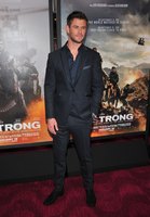 Chris Hemsworth Tank Top #2972893