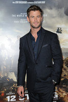 Chris Hemsworth Tank Top #2972911