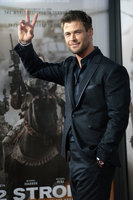 Chris Hemsworth Tank Top #2972913