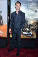 Chris Hemsworth mug #G1215022