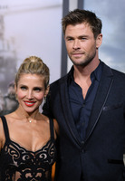 Chris Hemsworth Tank Top #2972945
