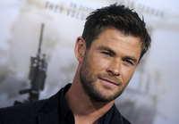Chris Hemsworth Sweatshirt #2972946