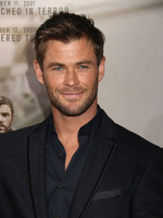 Chris Hemsworth Longsleeve T-shirt #2972954