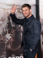 Chris Hemsworth mug #G1215055