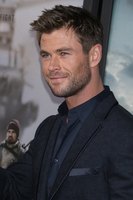 Chris Hemsworth Longsleeve T-shirt #2972958