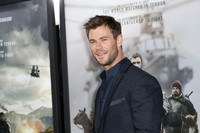 Chris Hemsworth Sweatshirt #2972961