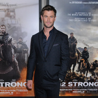 Chris Hemsworth Tank Top #2972964