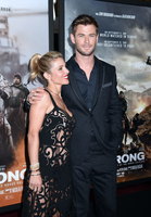 Chris Hemsworth Longsleeve T-shirt #2972973
