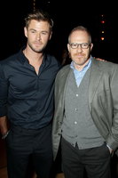 Chris Hemsworth Longsleeve T-shirt #2973003