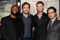 Chris Hemsworth tote bag #G1215103
