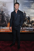 Chris Hemsworth mug #G1215117