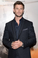 Chris Hemsworth Longsleeve T-shirt #2973023
