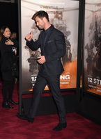 Chris Hemsworth t-shirt #2973047