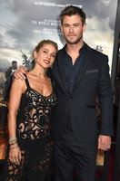 Chris Hemsworth longsleeve t-shirt #2973050