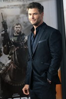 Chris Hemsworth Sweatshirt #2973057