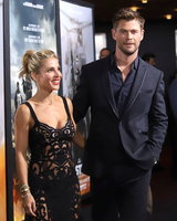 Chris Hemsworth Sweatshirt #2973060