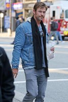 Chris Hemsworth Longsleeve T-shirt #3166728