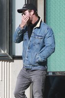 Chris Hemsworth Longsleeve T-shirt #3166729