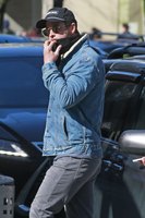 Chris Hemsworth Longsleeve T-shirt #3166730