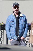 Chris Hemsworth Longsleeve T-shirt #3166731