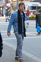Chris Hemsworth Longsleeve T-shirt #3166732