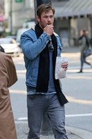 Chris Hemsworth Sweatshirt #3166734