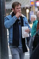 Chris Hemsworth Longsleeve T-shirt #3166738