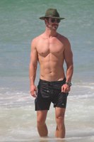 Chris Hemsworth Sweatshirt #3218034