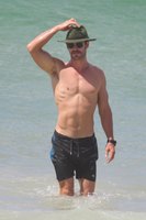 Chris Hemsworth Sweatshirt #3218042