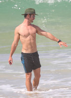 Chris Hemsworth Sweatshirt #3218047