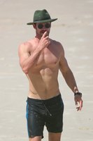 Chris Hemsworth Sweatshirt #3218066