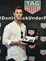 Chris Hemsworth Longsleeve T-shirt #3257126