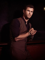 Chris Hemsworth Longsleeve T-shirt #3674772