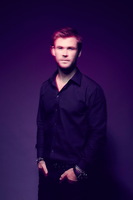 Chris Hemsworth Longsleeve T-shirt #3674778