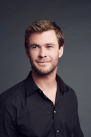 Chris Hemsworth Longsleeve T-shirt #3674780
