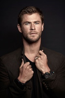 Chris Hemsworth Longsleeve T-shirt #3674781