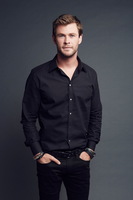 Chris Hemsworth Longsleeve T-shirt #3674791