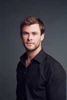 Chris Hemsworth Longsleeve T-shirt #3674795
