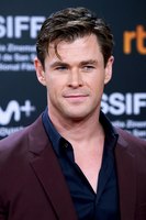 Chris Hemsworth Longsleeve T-shirt #3714859