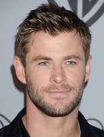 Chris Hemsworth Sweatshirt #3714882