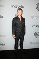 Chris Hemsworth Longsleeve T-shirt #3714903