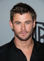 Chris Hemsworth Sweatshirt #3714905