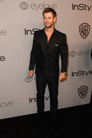 Chris Hemsworth Longsleeve T-shirt #3714907