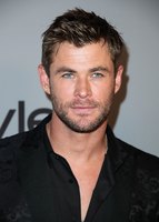 Chris Hemsworth Longsleeve T-shirt #3714914