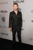 Chris Hemsworth Longsleeve T-shirt #3714921