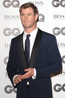 Chris Hemsworth Longsleeve T-shirt #3759780